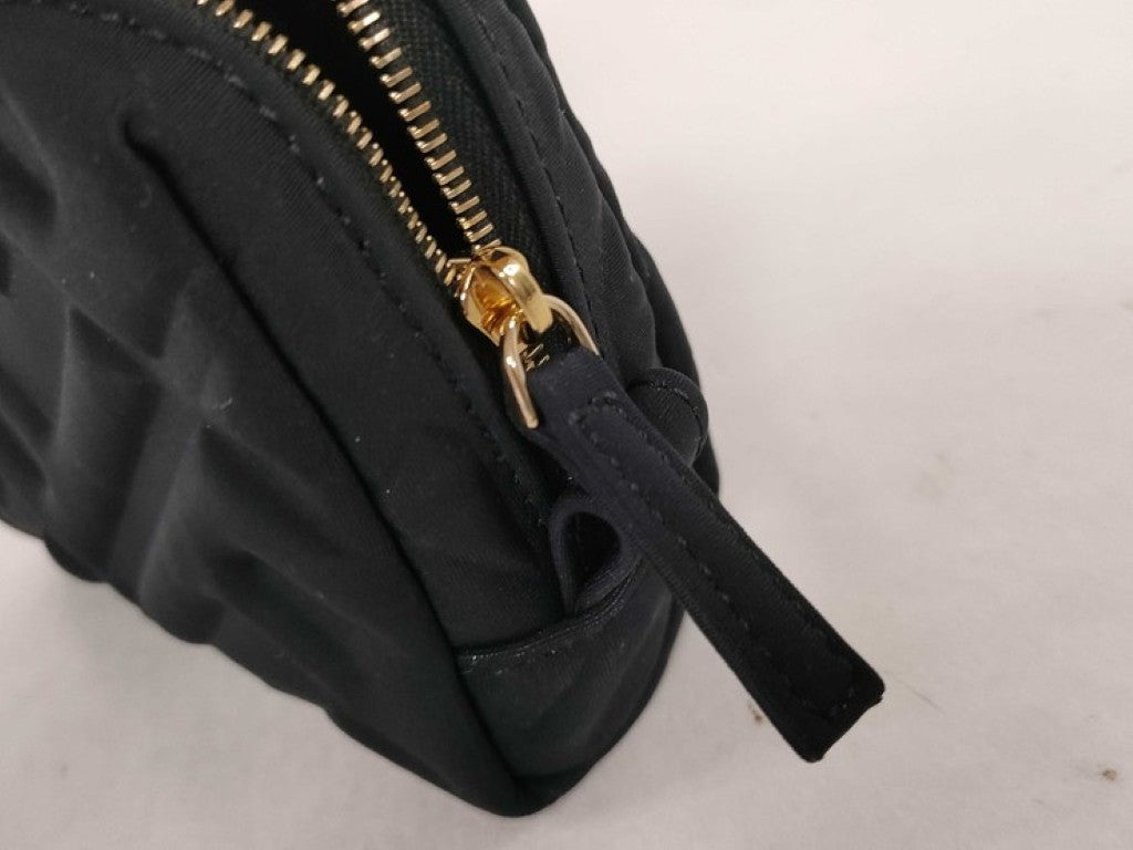 FENDI フェンディ ポーチ メイクアップポーチ 8N0179 ブラック系 キャンバス レディース FFエンボス ゴールド金具 美品