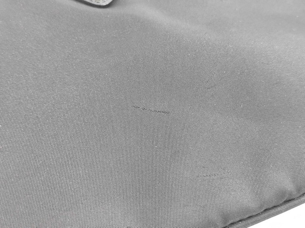 PRADA プラダ クラッチバッグ トライアングルロゴ 1NI545 ブラック系 ナイロン レディース 白タグ シルバー金具 美品