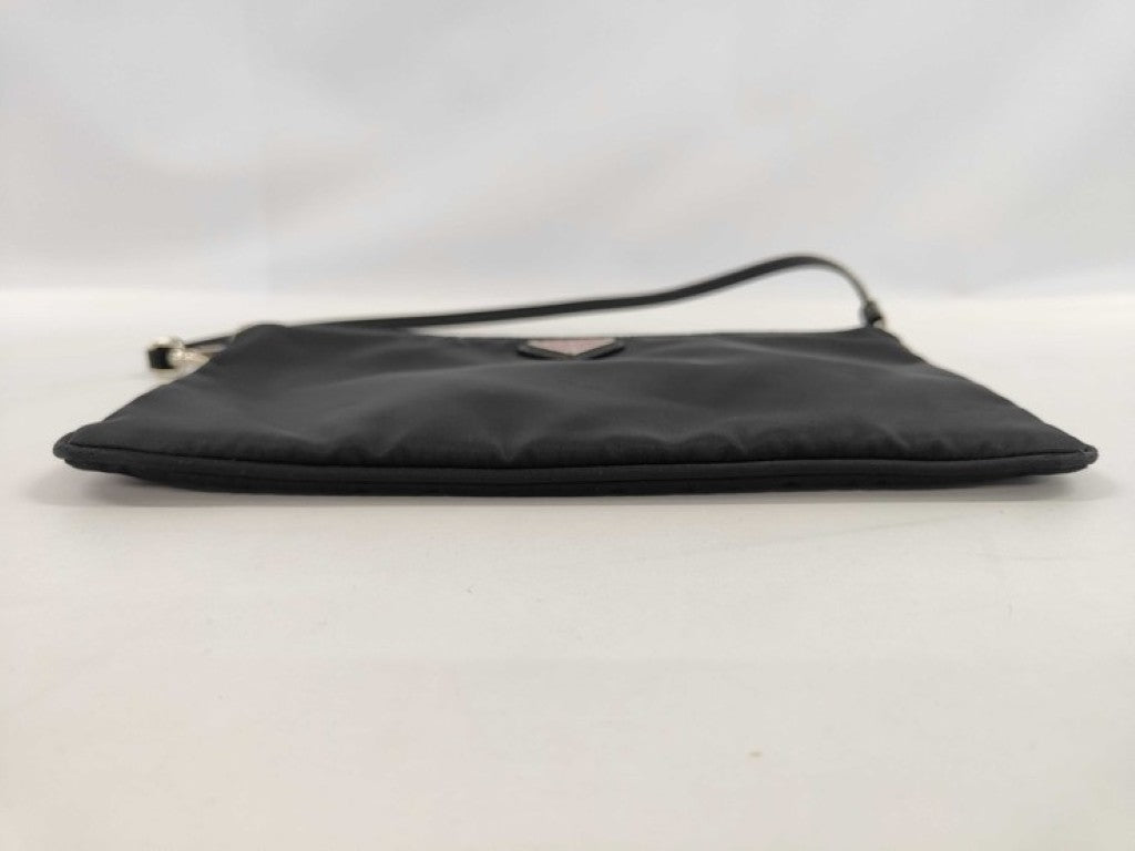 PRADA プラダ クラッチバッグ トライアングルロゴ 1NI545 ブラック系 ナイロン レディース 白タグ シルバー金具 美品