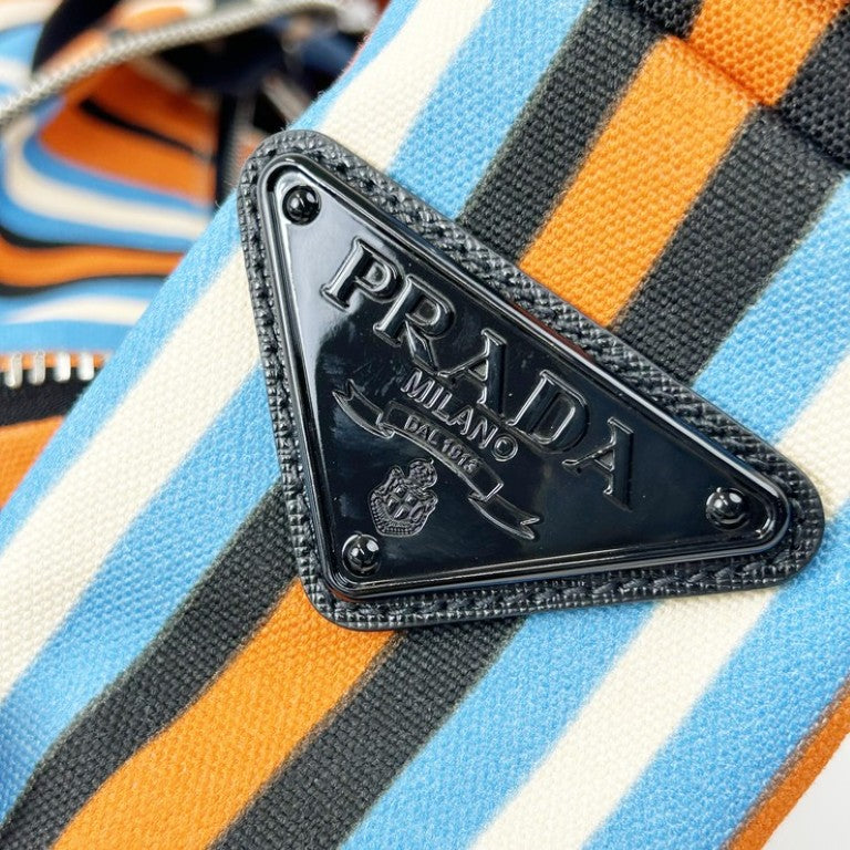 PRADA プラダ ショルダーバッグ トライアングル ショルダーバッグ 2VY007 マルチカラー系 キャンバス ユニセックス 白タグ 美品