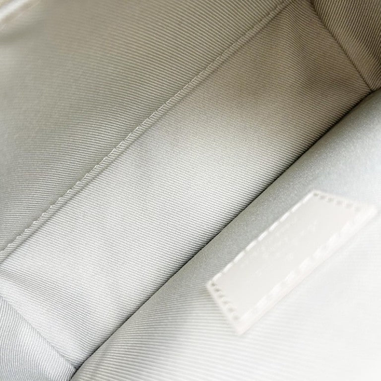LOUIS VUITTON ルイヴィトン ショルダーバッグ アエログラム ファストライン・ウェアラブルウォレット M82281 セージ（グリーン系） グレインレザー ユニセックス シルバー金具 超美品