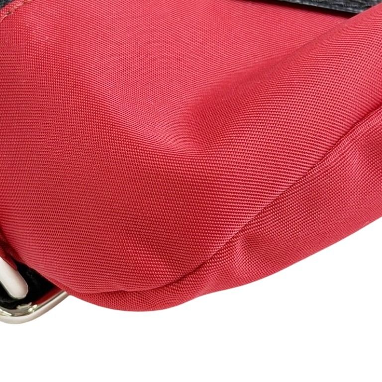 PRADA プラダ ポーチ Re-Nylon アームポーチ 2TT095 レッド ブラック系 テスートナイロン ユニセックス トライアングルロゴ シルバー金具 超美品