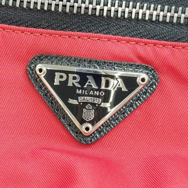 PRADA プラダ ポーチ Re-Nylon アームポーチ 2TT095 レッド ブラック系 テスートナイロン ユニセックス トライアングルロゴ シルバー金具 超美品