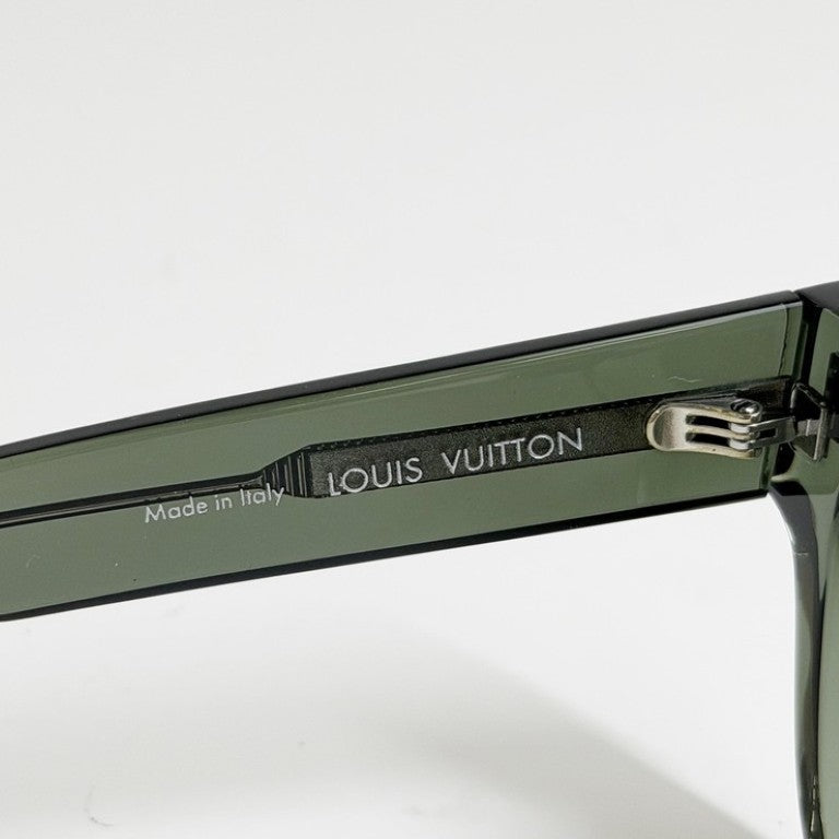LOUIS VUITTON ルイヴィトン サングラス LV エスケイプ・スクエア Z2631E グリーン系 プラスチック メンズ 美品