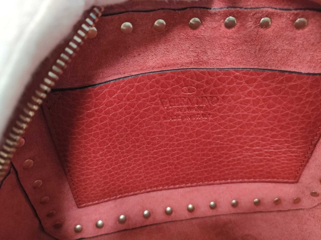 Valentino Garavani ヴァレンチノ ガラヴァーニ ショルダーバッグ ロックスタッズ スモール カメラバッグ PW2B0809VSF レッド系 レザー レディース ゴールド金具 美品