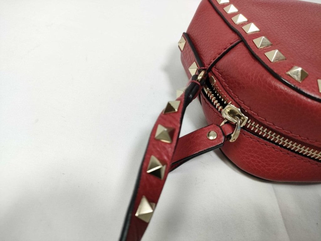 Valentino Garavani ヴァレンチノ ガラヴァーニ ショルダーバッグ ロックスタッズ スモール カメラバッグ PW2B0809VSF レッド系 レザー レディース ゴールド金具 美品