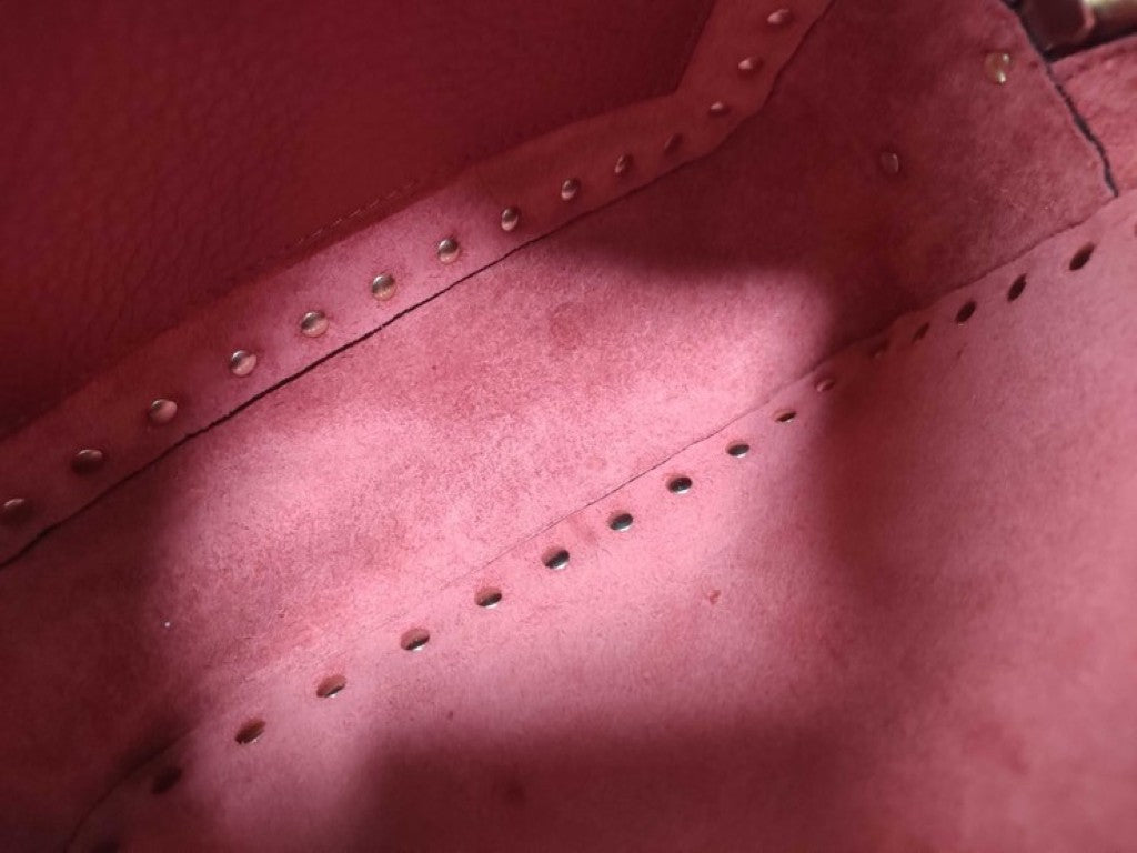 Valentino Garavani ヴァレンチノ ガラヴァーニ ショルダーバッグ ロックスタッズ スモール カメラバッグ PW2B0809VSF レッド系 レザー レディース ゴールド金具 美品