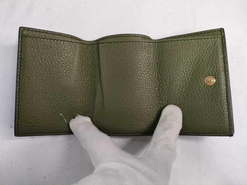 GUCCI グッチ 三つ折り財布 コンパクトウォレット 736151 グリーン系 レザー ユニセックス エンボスロゴ ミニウォレット