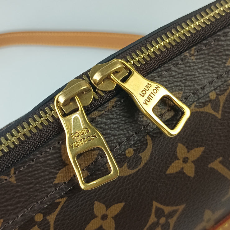 LOUIS VUITTON ルイヴィトン ショルダーバッグ ソフトトランク メッセンジャー MM M44754 ブラウン系 モノグラム ユニセックス ゴールド金具 美品