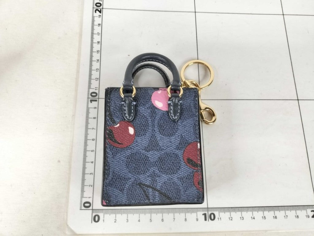 COACH コーチ キーホルダー ノースサウスミニトート シグネチャー CZ084 ブルー系 PVC レザー レディース バッグチャーム ゴールド金具 超美品