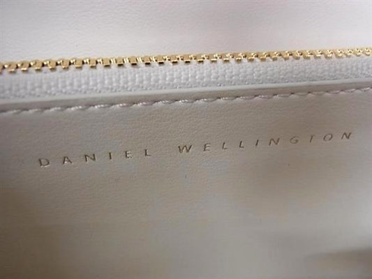 Daniel Wellington ダニエル ウェリントン ショルダーバッグ Mini Sadie ホワイト系 レザー レディース 美品