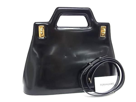 Ferragamo フェラガモ ハンドバッグ ガンチーニ ワンダ 21 3961 ブラック パテントレザー レディース 2WAY ゴールド金具 美品