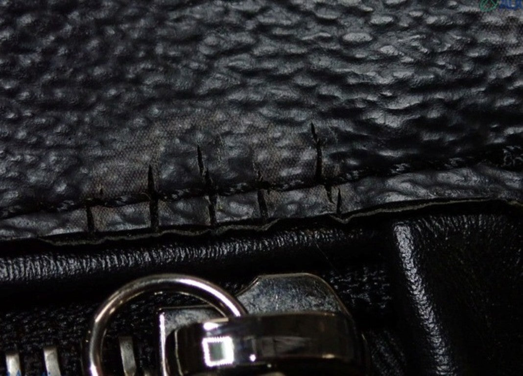 LOUIS VUITTON ルイヴィトン ボディバッグ ディスカバリー バムバッグ M46035 ブラック系 モノグラム エクリプス メンズ シルバー金具 美品
