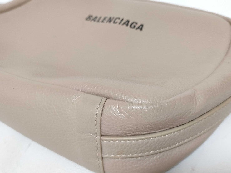 BALENCIAGA バレンシアガ ショルダーバッグ エブリデイ 679267 ベージュ系 レザー レディース 美品