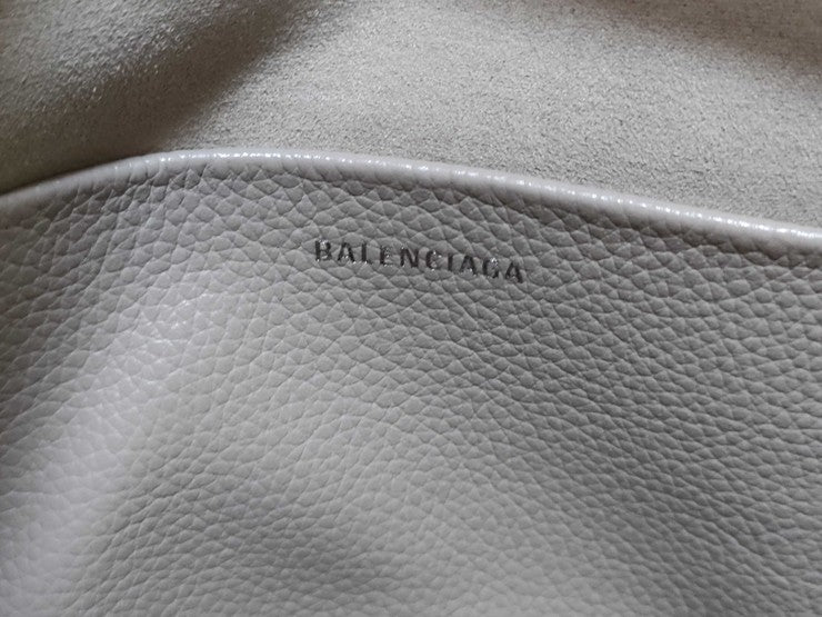 BALENCIAGA バレンシアガ ショルダーバッグ エブリデイ 679267 ベージュ系 レザー レディース 美品