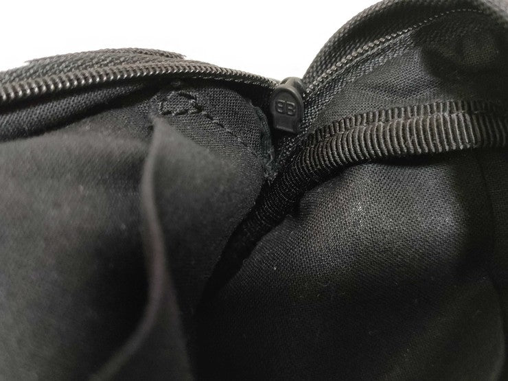 BALENCIAGA バレンシアガ ショルダーバッグ エクスプローラー 656060 ブラック ホワイト系 キャンバス レディース 水玉 ドット 美品