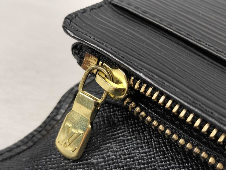 LOUIS VUITTON ルイヴィトン 長財布 ポルトモネ クレディ M63572 ブラック系 エピ ユニセックス 二つ折り ゴールド金具 美品