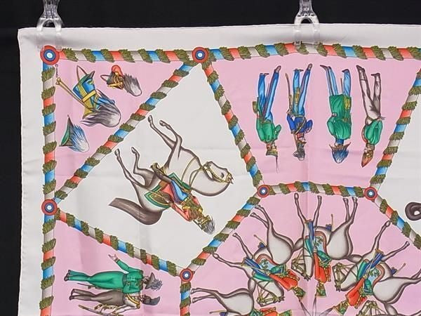 HERMES エルメス スカーフ カレ90 L’ARMEE IMPERIALE RUSSE ロシア軍事博物館 アイボリー系 × ピンク系 マルチカラー シルク100% レディース 美品