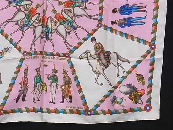 HERMES エルメス スカーフ カレ90 L’ARMEE IMPERIALE RUSSE ロシア軍事博物館 アイボリー系 × ピンク系 マルチカラー シルク100% レディース 美品