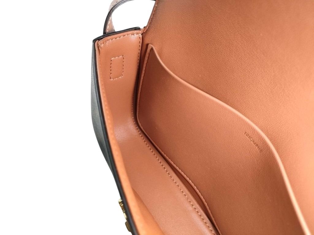 CELINE セリーヌ ショルダーバッグ クロード トリオンフ ショルダーバッグ 194142 ブラウン ブラック系 PVC レザー レディース ゴールド金具 美品