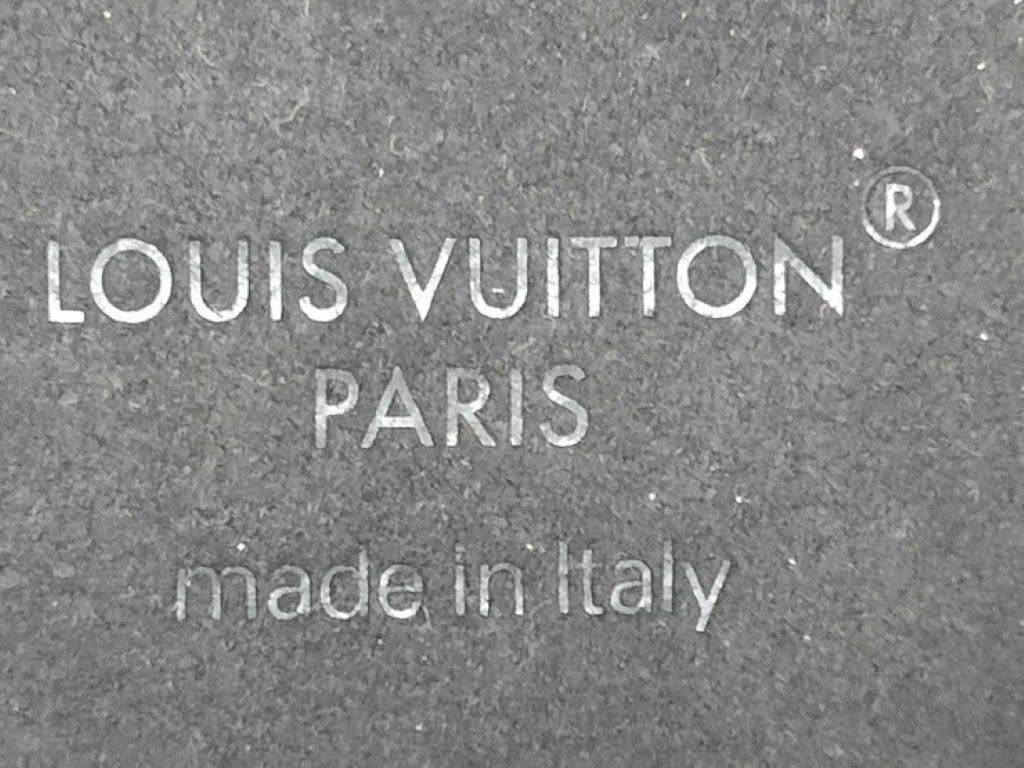 LOUIS VUITTON ルイヴィトン スマートフォンケース バンパー iPhone15Pro M82889 ブラウン ブラック系 モノグラムリバース ユニセックス 美品