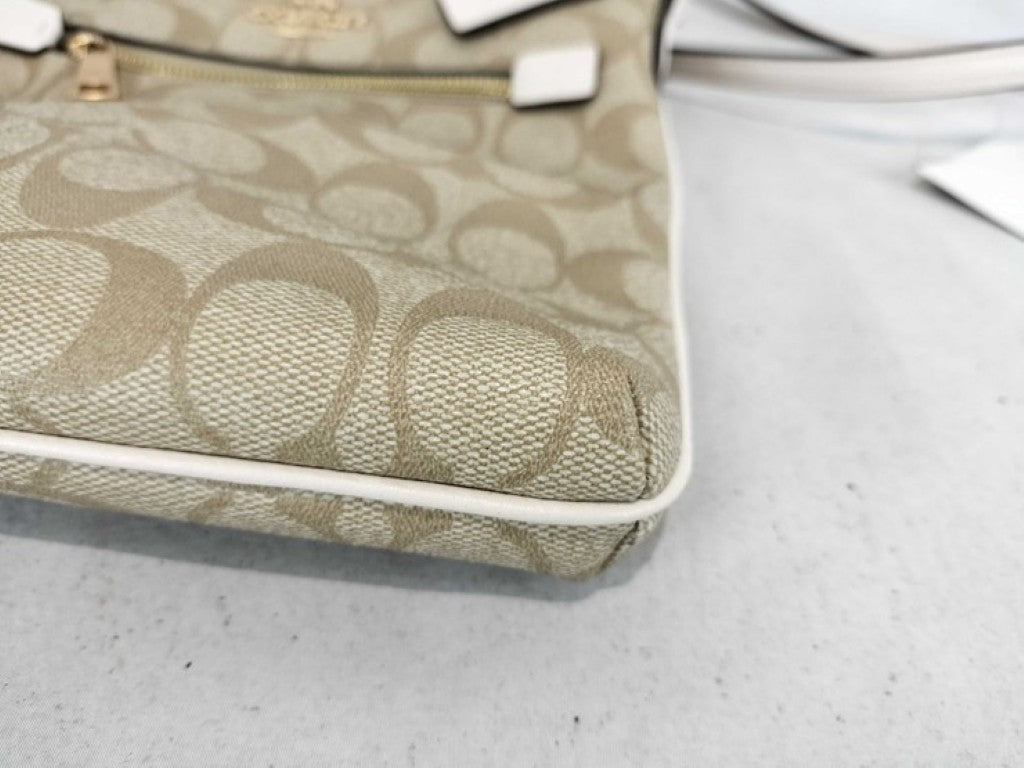 COACH コーチ ショルダーバッグ シグネチャー CF340 ベージュ ホワイト系 キャンバス レザー レディース ゴールド金具 超美品