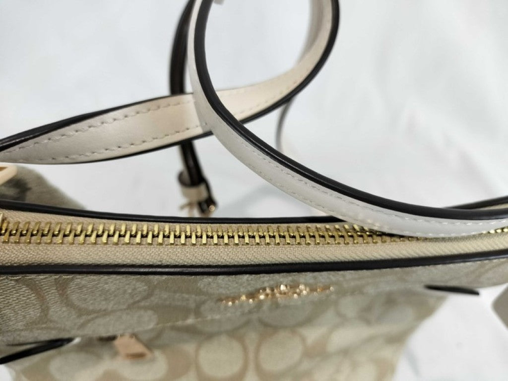 COACH コーチ ショルダーバッグ シグネチャー CF340 ベージュ ホワイト系 キャンバス レザー レディース ゴールド金具 超美品
