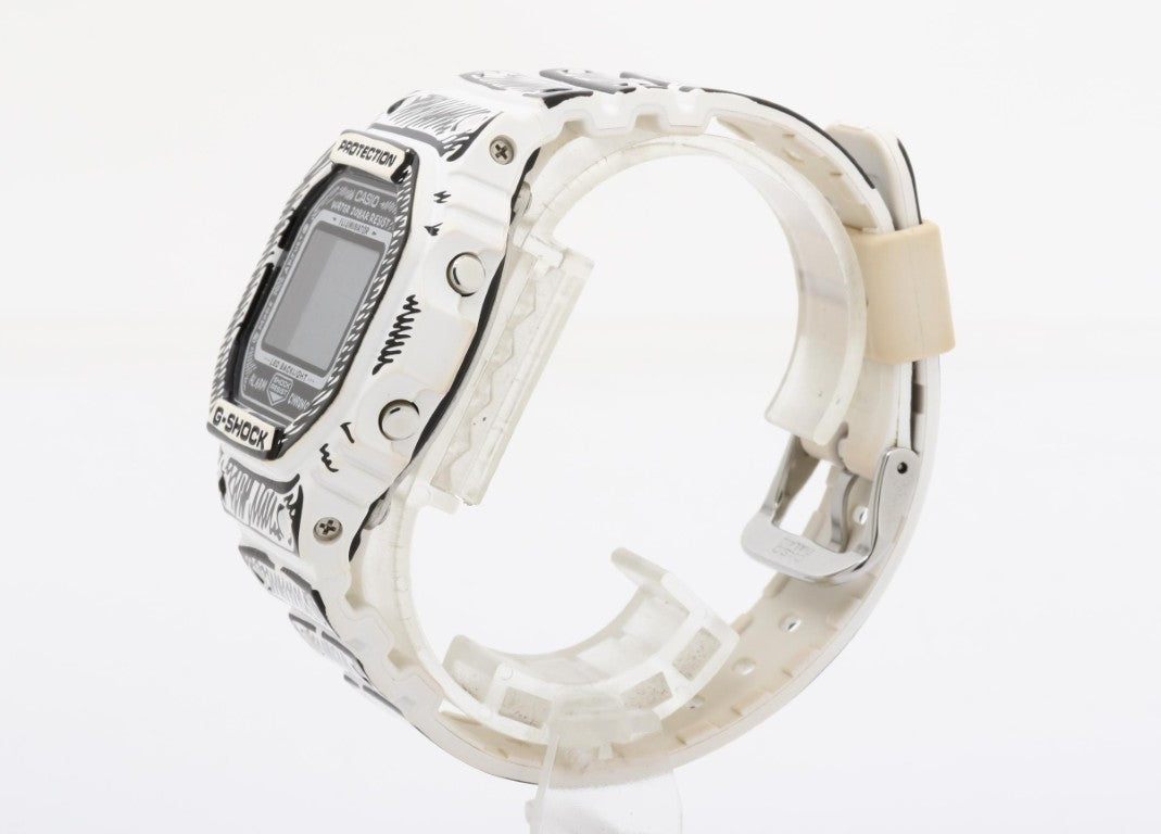 CASIO カシオ 時計 G-SHOCK Joshua Videsコラボレーションモデル DIGITAL 5600 SERIES DW-5600JV-7JR ホワイト ブラック系 樹脂 メンズ デジタル 美品