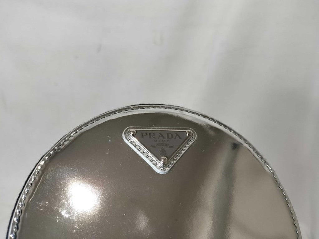 PRADA プラダ ショルダーバッグ トライアングルロゴ 1NR003 シルバー系 レザー レディース チェーン シルバー金具 美品