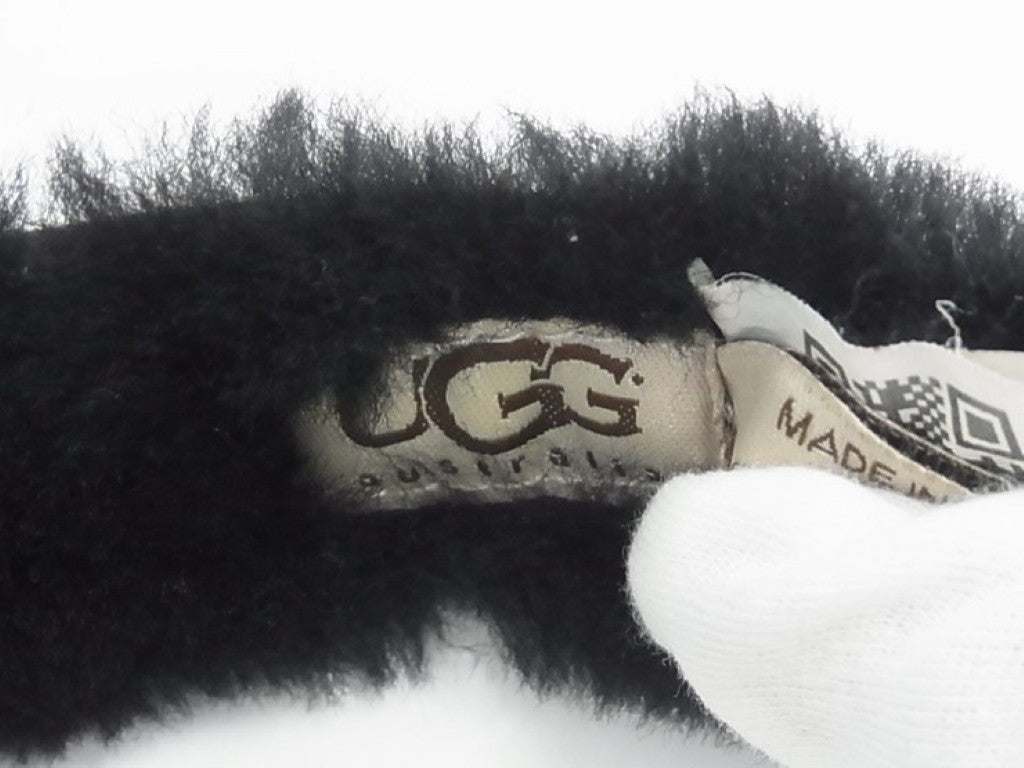 UGG アグ イヤーマフラー Wired Earmuffs ワイヤードイヤーマフ ブラック系 シープスキン スエード ムートン ユニセックス イヤーウォーマー ヘッドホン 有線 美品