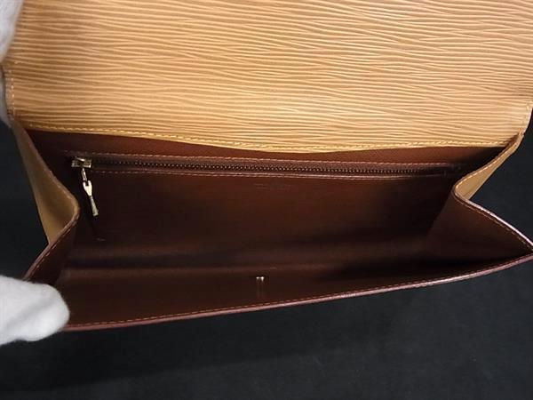 LOUIS VUITTON ルイヴィトン クラッチバッグ アールデコ M52639 ウィニペグ(ベージュ系) エピ ユニセックス