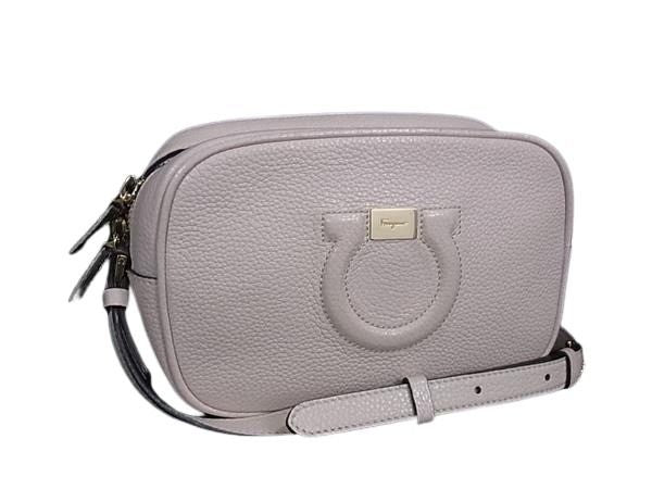 Salvatore Ferragamo フェラガモ ショルダーバッグ ガンチーニ AU21/H006 ピンクベージュ レザー レディース 美品