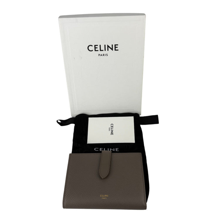 CELINE セリーヌ 二つ折り財布 MEDIUM STRAP WALLET ミディアム ストラップ ウォレット 10B643BFP グレージュ系 レザー レディース ゴールド金具 美品
