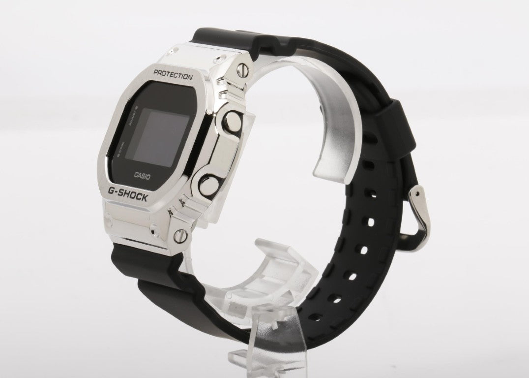 CASIO カシオ 時計 G-SHOCK DIGITAL 5600 SERIES GM-5600U-1JF ブラック シルバー系 樹脂／ステンレススチール 樹脂バンド メンズ デジタル 新品未使用展示品