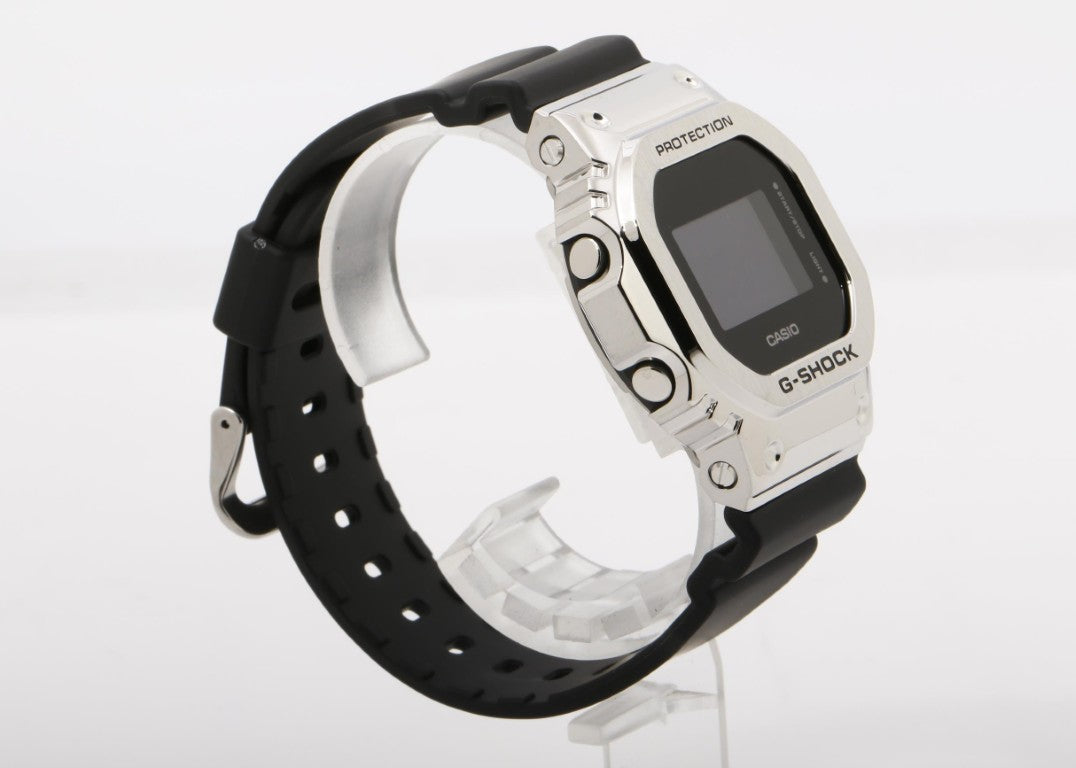 CASIO カシオ 時計 G-SHOCK DIGITAL 5600 SERIES GM-5600U-1JF ブラック シルバー系 樹脂／ステンレススチール 樹脂バンド メンズ デジタル 新品未使用展示品