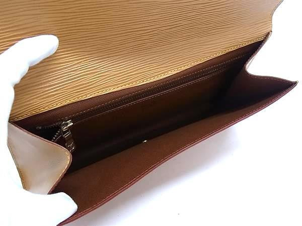 LOUIS VUITTON ルイヴィトン クラッチバッグ M52639 アールデコ ウィニペグ(ベージュ系) エピ ユニセックス 美品