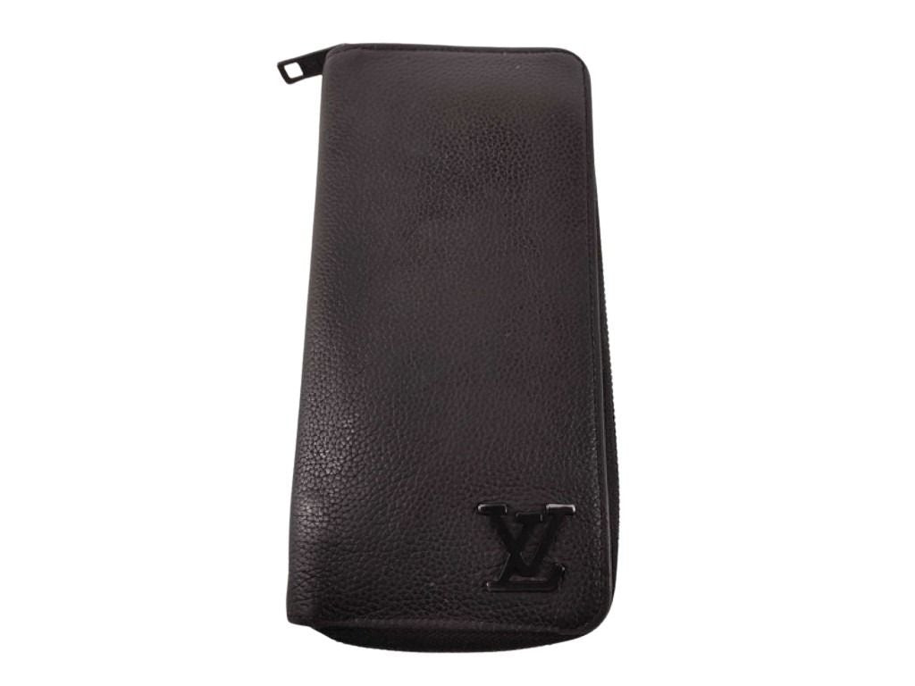 LOUIS VUITTON ルイヴィトン 長財布 アエログラム ジッピーウォレット ヴェルティカル M81743 ブラック系 レザー メンズ ラウンドファスナー シルバー金具 美品