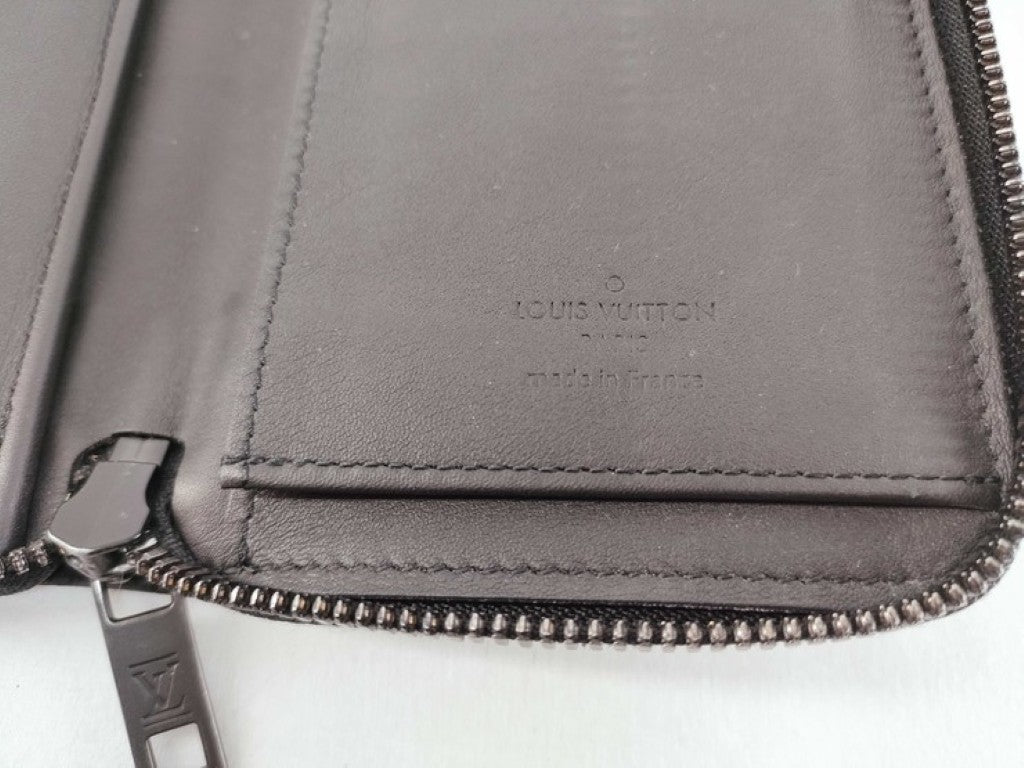 LOUIS VUITTON ルイヴィトン 長財布 アエログラム ジッピーウォレット ヴェルティカル M81743 ブラック系 レザー メンズ ラウンドファスナー シルバー金具 美品