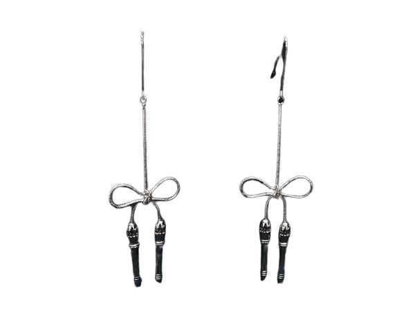 DIOR ディオール ピアス リボンモチーフ フックピアス シルバー系 メタル レディース 超美品