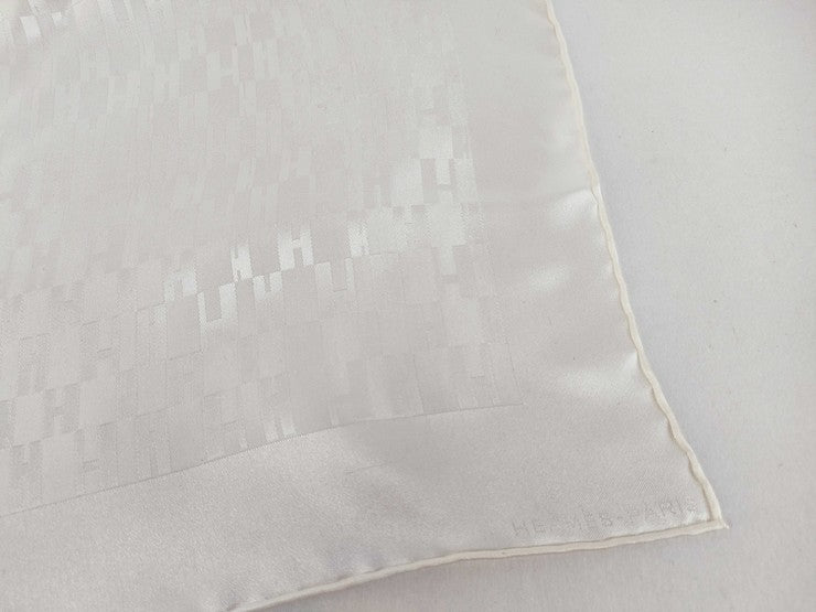 HERMES エルメス ハンカチーフ POCHETTE FACONNEE H GRAND H ポシェット ファソネH グランH 050575T Blanc（ホワイト）系 シルク100％ レディース ポケットチーフ スカーフ 新品未使用展示品