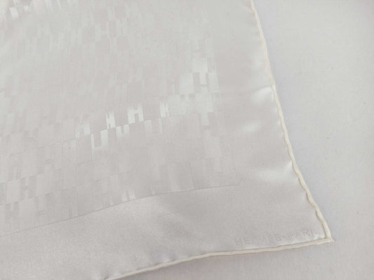 HERMES エルメス ハンカチーフ POCHETTE FACONNEE H GRAND H ポシェット ファソネH グランH 050575T Blanc（ホワイト）系 シルク100％ レディース ポケットチーフ スカーフ 新品未使用展示品