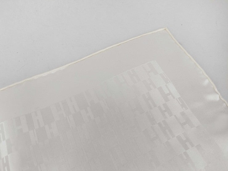 HERMES エルメス ハンカチーフ POCHETTE FACONNEE H GRAND H ポシェット ファソネH グランH 050575T Blanc（ホワイト）系 シルク100％ レディース ポケットチーフ スカーフ 新品未使用展示品