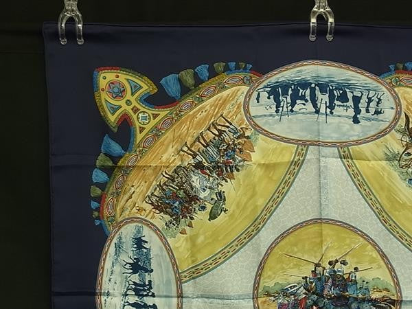 HERMES エルメス スカーフ カレ90 ネイビー系×マルチカラー シルク100% レディース CAVALIERS PEULS プール族の騎手 大判 超美品