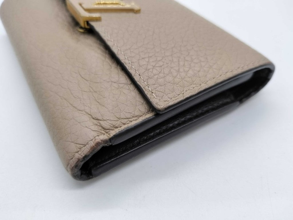 LOUIS VUITTON ルイヴィトン 三つ折り財布 ポルトフォイユ・カプシーヌ コンパクト M62159 ガレ(ベージュ)系 トリヨンレザー レディース ゴールド金具 美品
