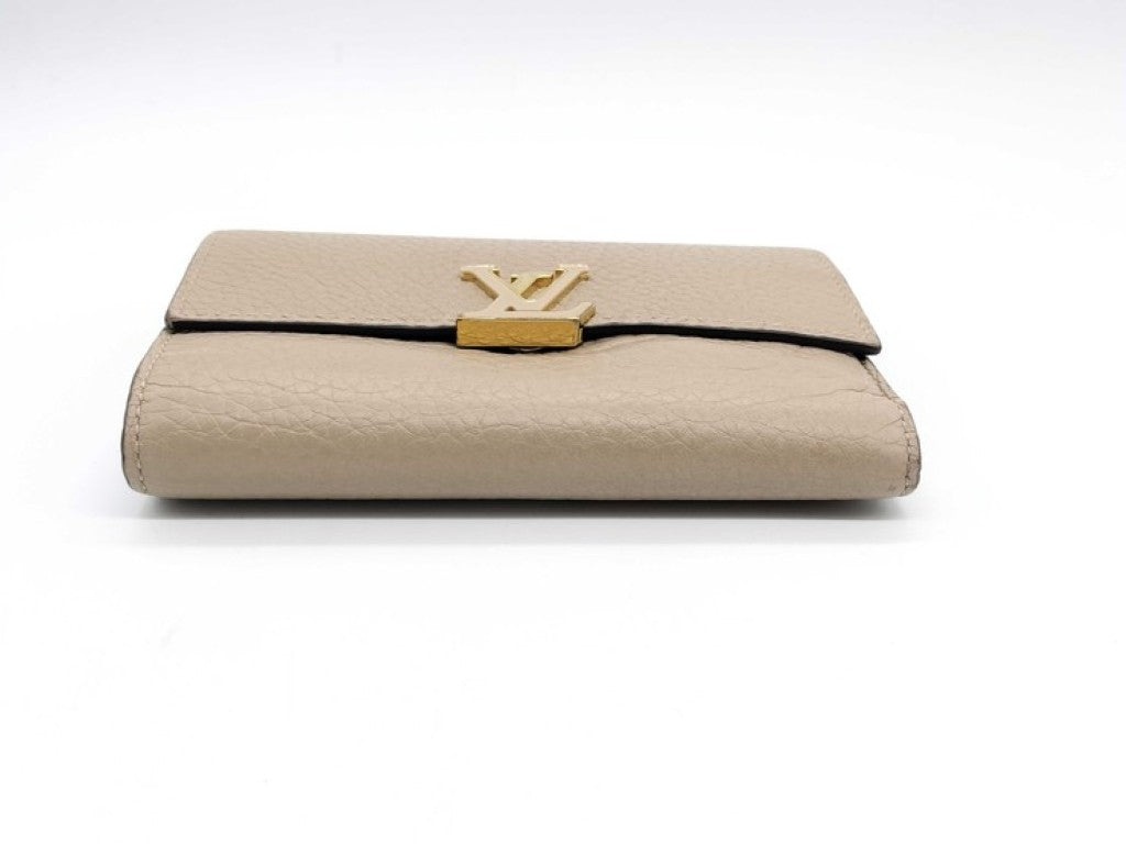LOUIS VUITTON ルイヴィトン 三つ折り財布 ポルトフォイユ・カプシーヌ コンパクト M62159 ガレ(ベージュ)系 トリヨンレザー レディース ゴールド金具 美品