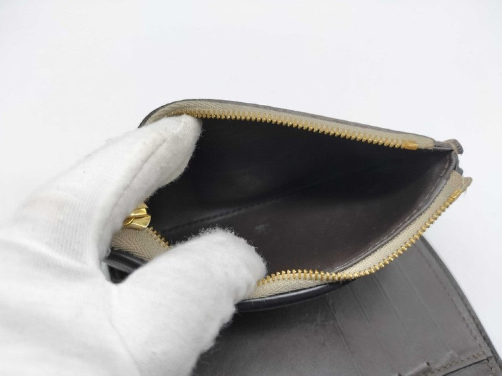 LOUIS VUITTON ルイヴィトン 三つ折り財布 ポルトフォイユ・カプシーヌ コンパクト M62159 ガレ(ベージュ)系 トリヨンレザー レディース ゴールド金具 美品