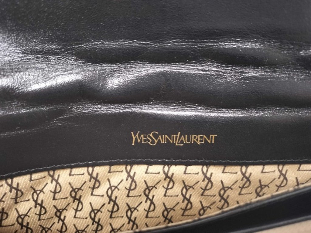 Yves Saint Laurent イヴサンローラン クラッチバッグ Vステッチ ブラック系 レザー ユニセックス 美品