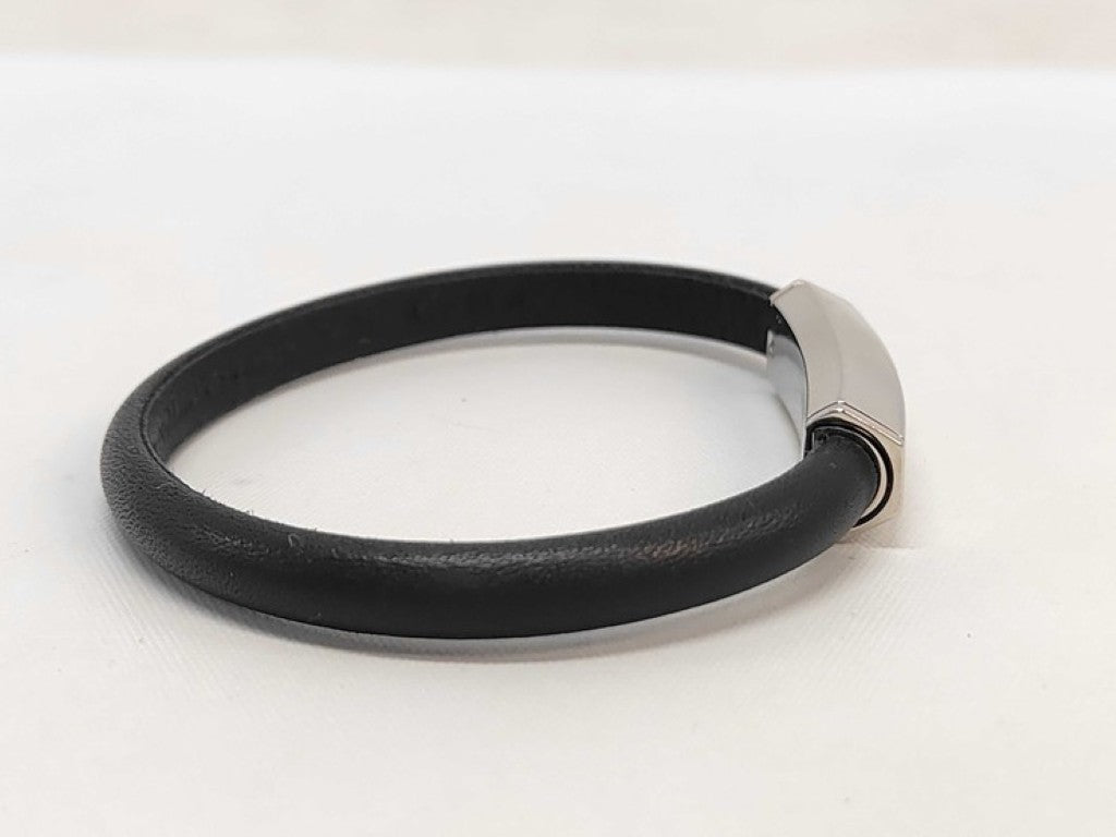 LOUIS VUITTON ルイヴィトン ブレスレット ブレスレット クリップ イット M8119 ブラック系 レザー ユニセックス シルバー金具 美品