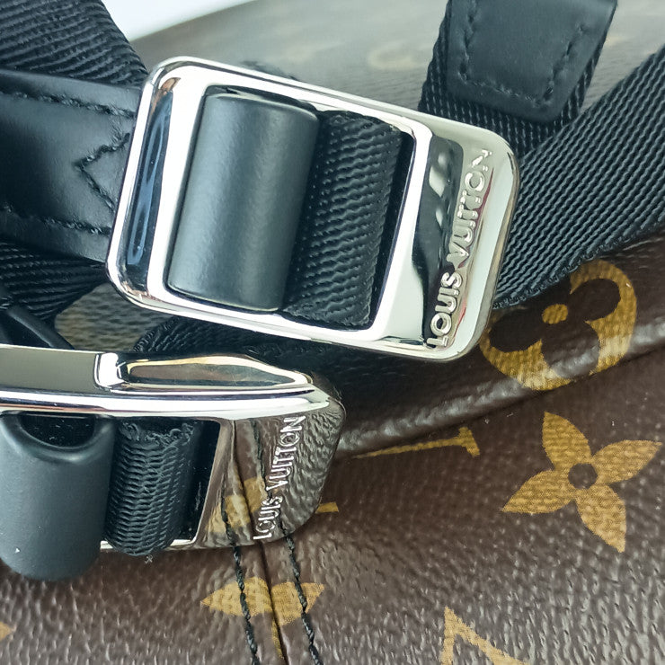 LOUIS VUITTON ルイヴィトン リュックサック ディスカバリー バックパック M46684 ブラウン系 モノグラム マカサー ユニセックス シルバー金具 美品