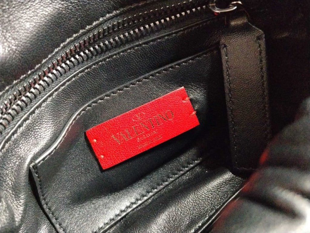 Valentino Garavani ヴァレンチノガラヴァーニ ショルダーバッグ スパイクミー WW9B0H79EFZ ブラック系 レザー レディース ロックスタッズ 超美品